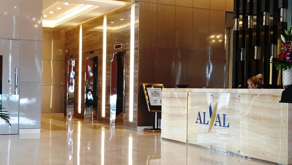 Royal Ambassador - Al Yal Suites Манама Екстер'єр фото